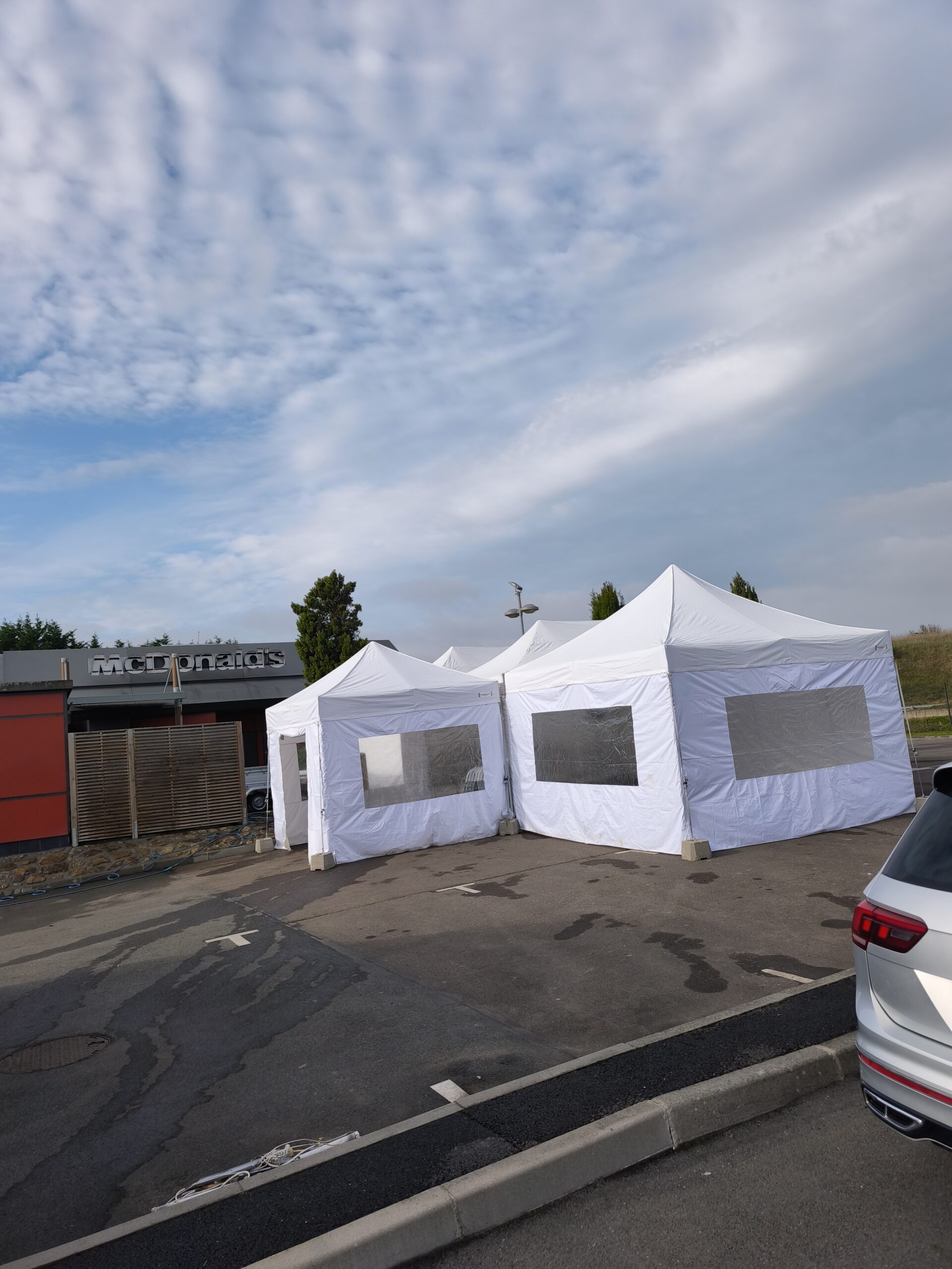 Tente 6x12m assemblage de 3 tentes 6x4m – Image 22