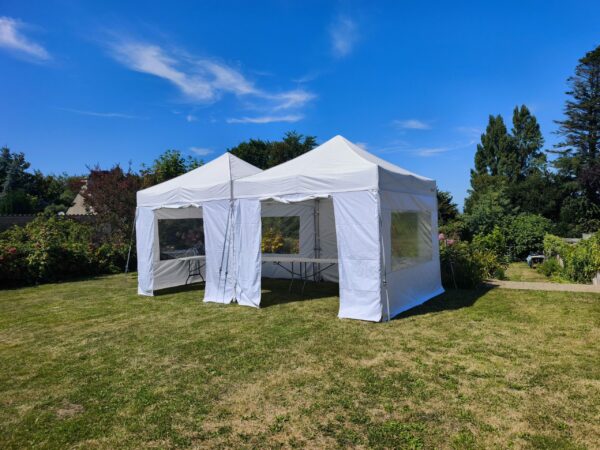 Tente 6x3m avec 2 tentes 3x3m reliées Tente 6x3m avec 2 tentes 3x3m reliées