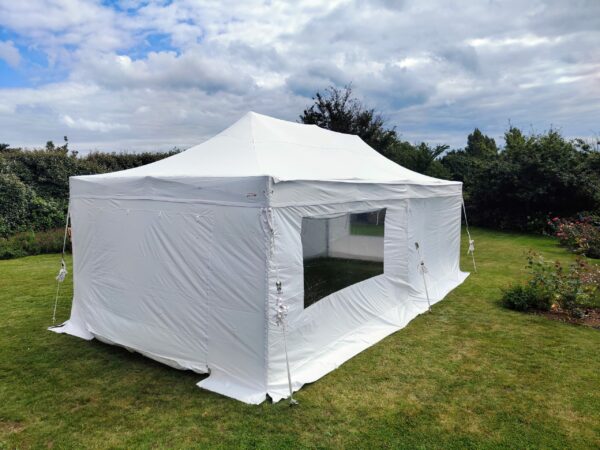 Tente 6x12m assemblage de 3 tentes 6x4m