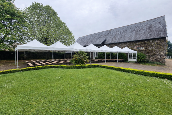Location chapiteau 6 × 24 m – Tente de réception modulable